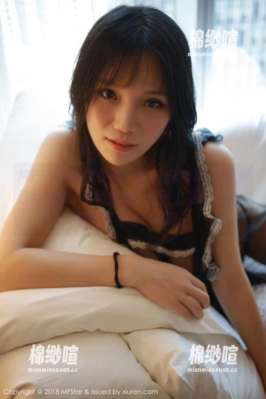 MFStar模范学院 - 李颖煊baby的瑜伽让我想起了某种触感，原图上那种深邃，壁纸得考虑一周吧。