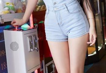 MiiTao蜜桃社 - 露西Lucy的黑白写真：是时候来一波静物冥想了，噢不，是人啦！