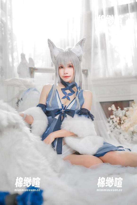 Neko薇薇，能不能在这一组瑜伽套图里给我点自信？我看完后更想安心当沙发土豆。