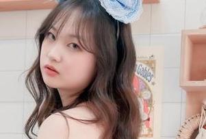 Sia(시아)这组连体衣美图：难道连体衣真能穿出逆天的气场？