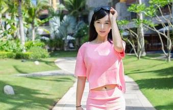 TuiGirl推女郎 - 你没见过陆瓷是怎么在护士套图分享中打破常规的，任她随意展现这份小叛逆。