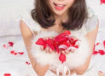 UGirls尤果网 - 来了，沈诺馨的制服作品集更新！哦，这种风格又火了…我是不是应该买件类似的？