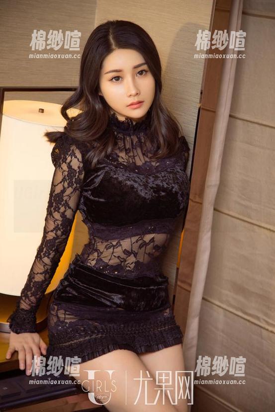 UGirls尤果网 - 不一样的艾霓莎：裸足合集，超乎想象的放松！