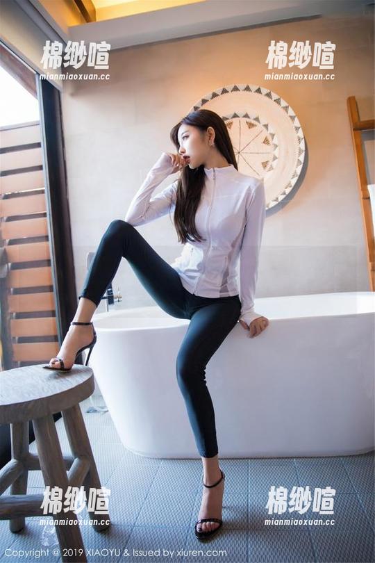 XIAOYU语画界 - 首次户外写真，Miko酱表示：到底是我风景好还是图包可爱？