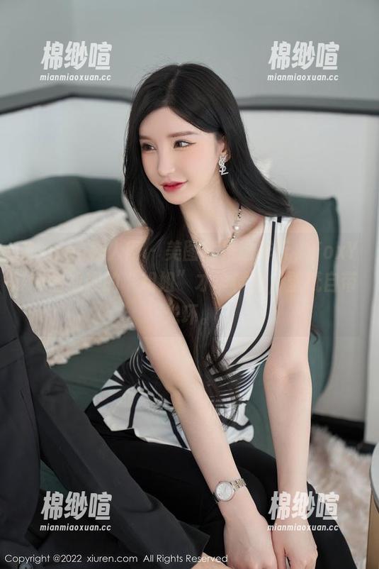 Xiuren秀人网 - 美图就是这样玩，FoxYini孟狐狸的“姐姐”才华横溢，壁纸自带光环。