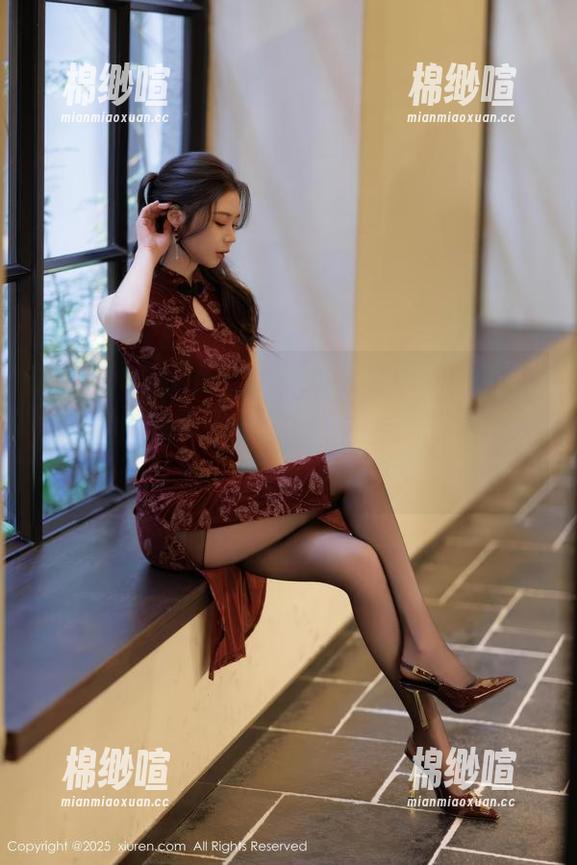 Xiuren秀人网 - “穿高跟鞋的周美美alicia，走的不只是路”——美图看了让人心痒，图包保你惊艳。
