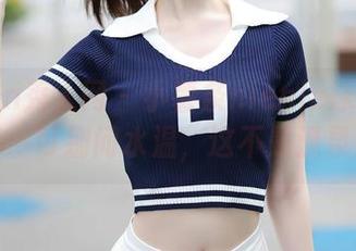 Xiuren秀人网 - 小薯条nienie泳池新合集：可别问水温，这不是温泉！