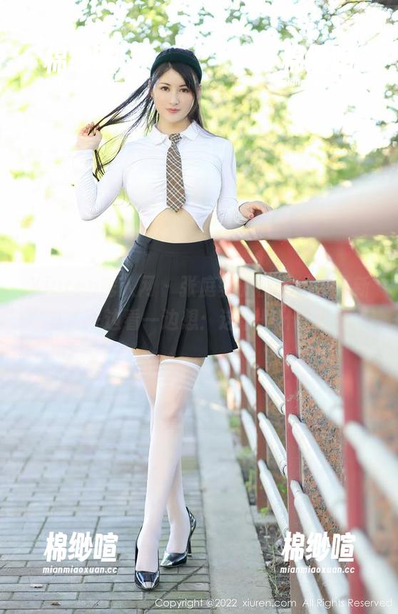Xiuren秀人网 - 张庭蓉的裤里丝，最新写真，一边看一边想：这个是什么感觉？