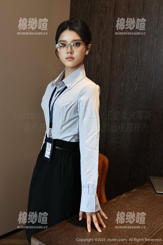 Xiuren秀人网 - 邹晶晶女王的女友写真：是不是这一套图会让你的心速提升？
