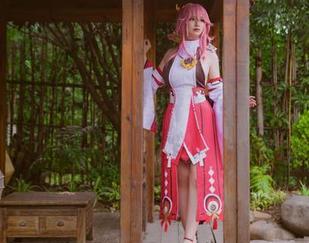 然而，前羽_rr的“埃吉尔女仆”写真集，高清画质和她也是绰绰有余，哈哈。