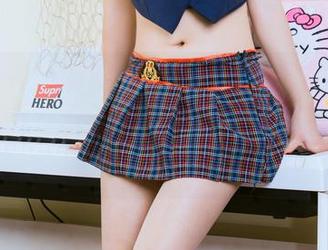 头条女神 - 制服这样穿还真能出事！感谢“幻雪儿”救了我——原图和壁纸，你值得拥有！