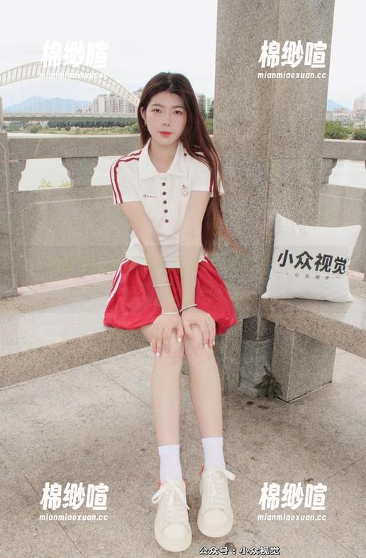 小众视觉 - 嘤嘤的女仆高清写真：谁说只会打扫卫生？
