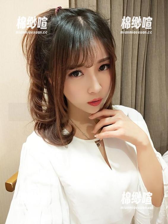 小女巫露娜私拍：JK？不如叫惊艳散步吧