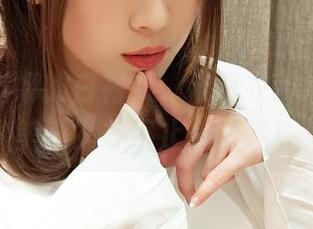 小女巫露娜的白衬衣，谁说衣服没表情？美图？才不止一张呢！