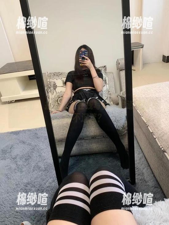 微密圈 - 提袜少女在线写真：难道是网袜的不沉迷？