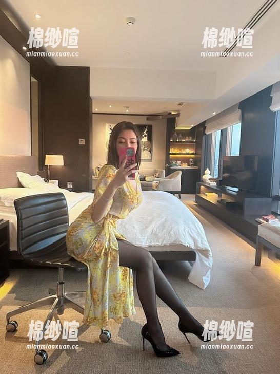 微密圈 - 最新展现，果儿Victoria女教师的课堂风采，怕是连学生都开始写情书了…