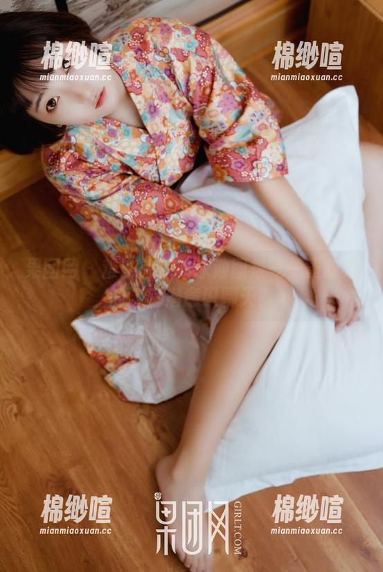 果团网 - 难以忽视的泳池图集——黄歆苑的全套潜意识聊天？