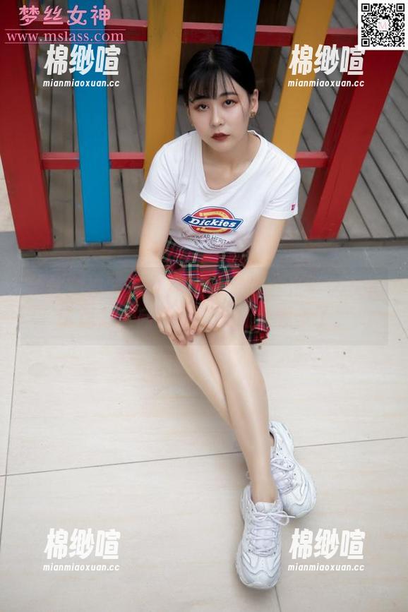 梦丝女神 - 修女风格的灵唯：光影之下的诱惑，这高清写真集让人想多了。