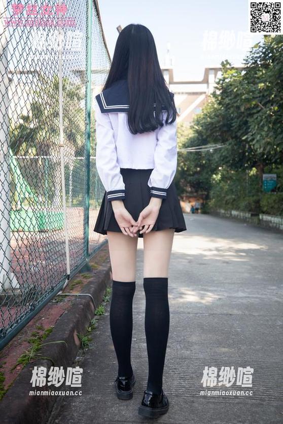梦丝女神 - OL写真下的诗琪，丝袜和高跟鞋的搭配，让我突然对办公室产生了模糊的向往？