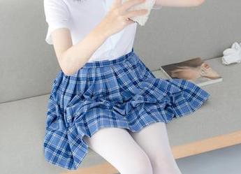 白丝清纯？不如说是一场高清中的“小闹剧”！？森萝财团的最新专辑送给你！