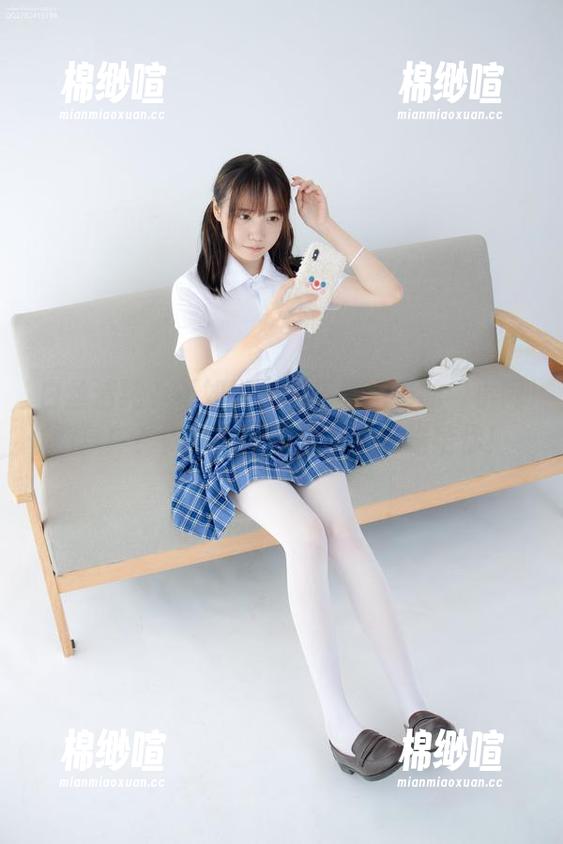 森萝财团 白丝清纯?不如说是一场高清中的“小闹剧”!?森萝财团的最新专辑送给你!
