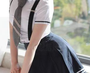 模范学院 - 图片里只有blueblue77的婚纱。更新算是给我惊喜了，但…反正我还是不想结婚。