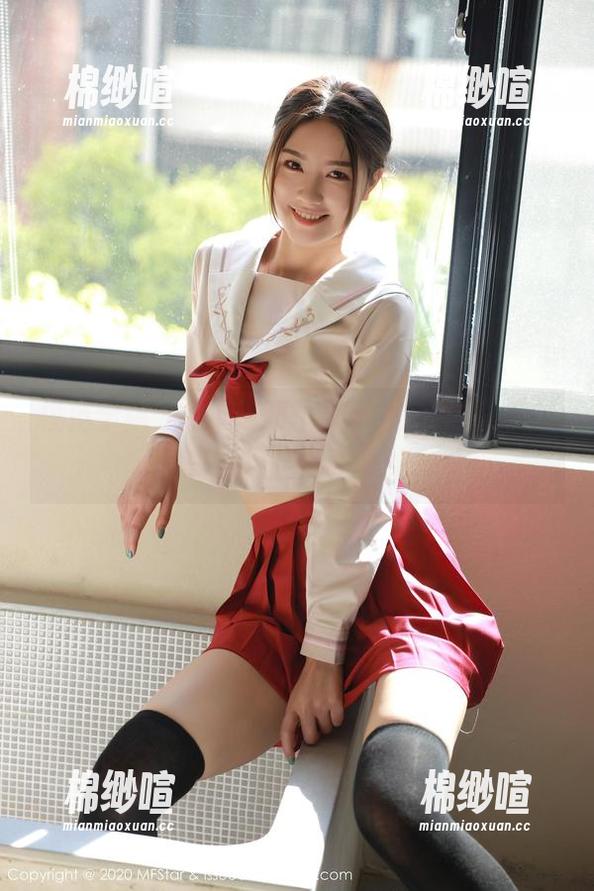 模范学院 - 甜筒晓彤图包：她的“只在脚下”的裸足魔法集结！
