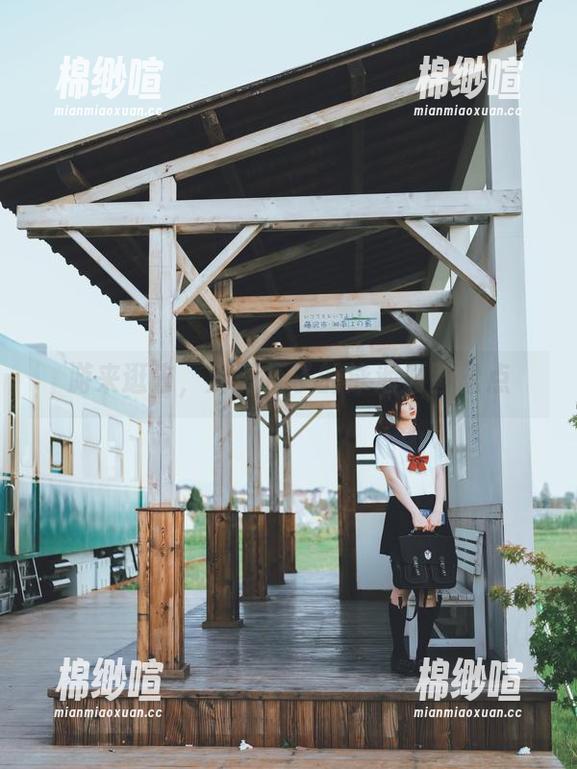 游来逛去，河豚抚子的泳池原图盘点