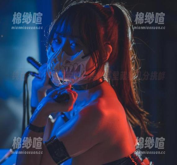 纯白无辜？浅安安的图库作品里藏着几分挑衅！