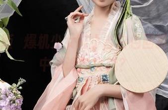无圣光版★爆机少女喵小吉白色回眸，背光中是谁的鬼魅？