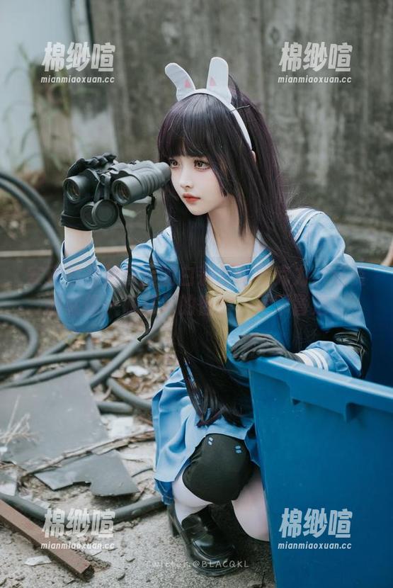 安琪拉私拍背后的白莉爱吃巧克力：这资源就像一瓶打开的香槟，乖乖冒泡！
