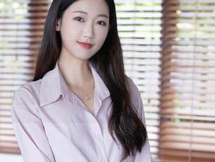 秀人网 - 孟狐狸FoxYini的白丝，居然在网盘里放大招，太诱人了吧？
