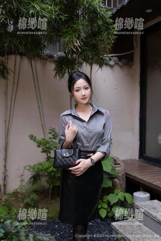 秀人网 - 来自小芭乐的在线秘笈：当秘书的魅力不止在工作。