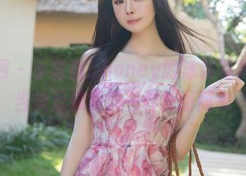 秀人网 - 小蛮妖_honey的泳装写真集：当快乐像海风一样扑面而来