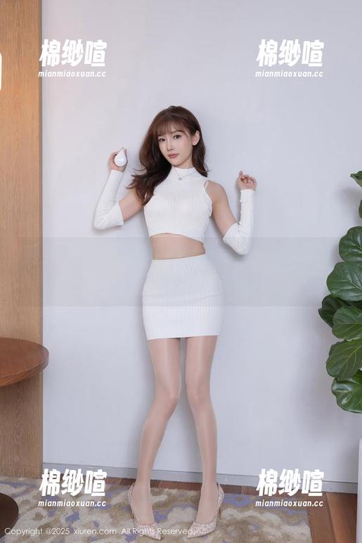 秀人网 - 模特悦悦的套装写真，别等了，网盘里的美丽就在眼前