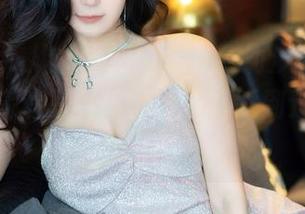 秀人网 - 从书本到镜头，金幼汐Vivian的校园高清写真集，好奇她踩到过多少草坪