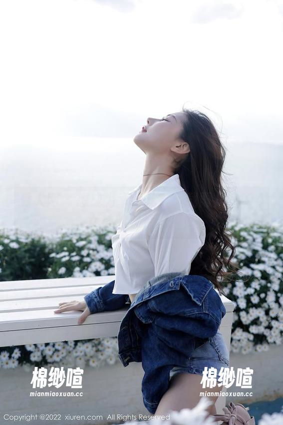 秀人网 - 想成为幸运儿？下载雨儿1494女神的独特图片！