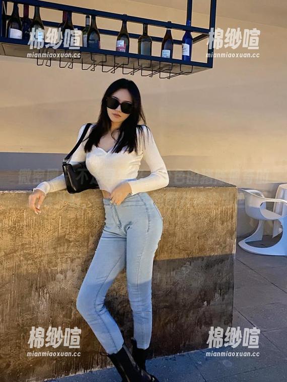 微密圈 - 不走寻常路，粉色的猪陈佩奇的韵味少妇，一组精选的图片横空出世！