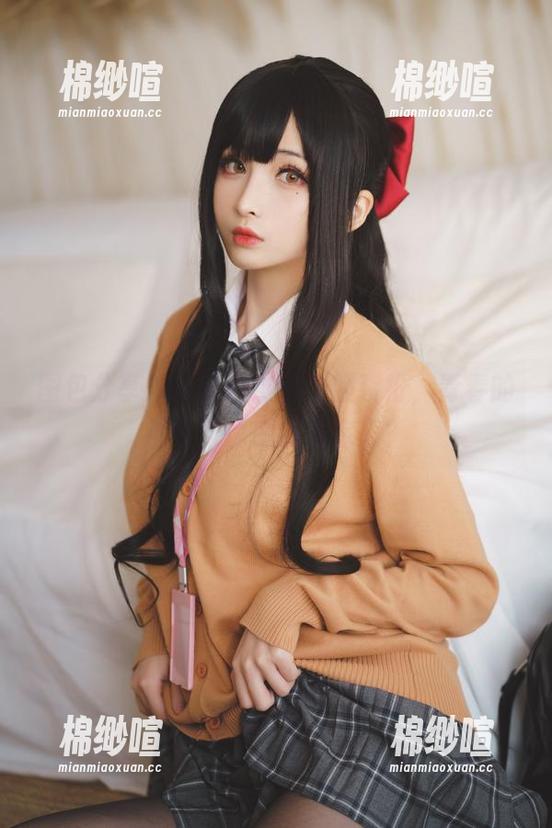 图包分享：肉扣热热子校服装扮，青春的符号与诱惑怎么定义？