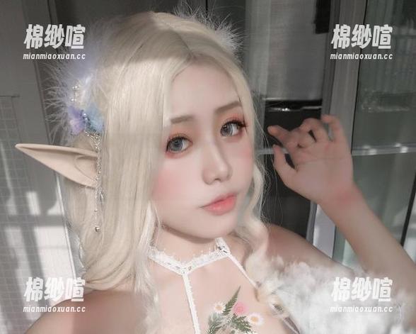 谁说教室就无聊？芊川一笑MNK的最新美图教你玩出新花样
