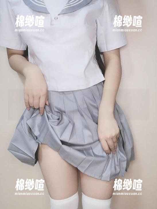 “芋圆侑子”最新的白丝jk！你准备好要接收这股猛烈来袭了吗？