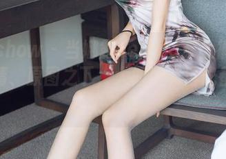 花漾show - 当娜露selena穿上裤里丝，高清、原图之下，大概所有目光都集中过来了吧。
