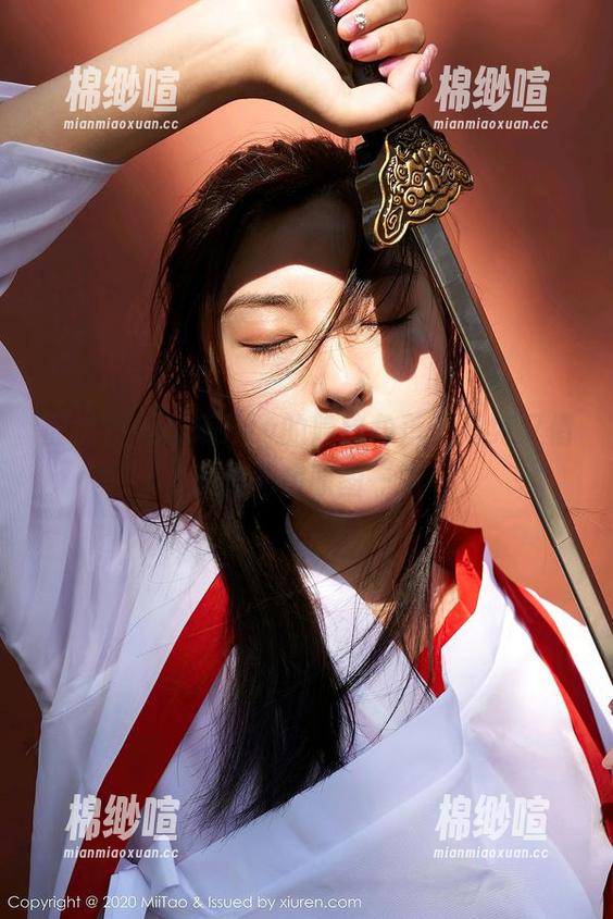 蜜桃社 - 琉璃lily的隐秘角落：清纯又俏皮的私房原图一览