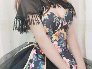 谁说过期米线线喵只能吃？她的婚纱写真照样免费上档次！