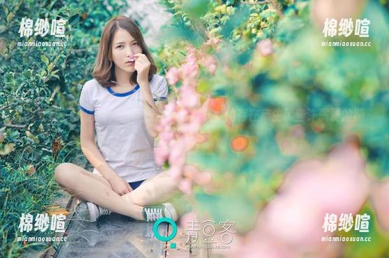 青豆客 - 王语纯，这张图片让我对灰丝的存在产生了些许弱弱的期待。