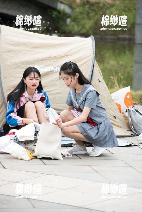 魔镜街拍 - 无圣光版曼曼：毛衣自在，原图好看得意外！
