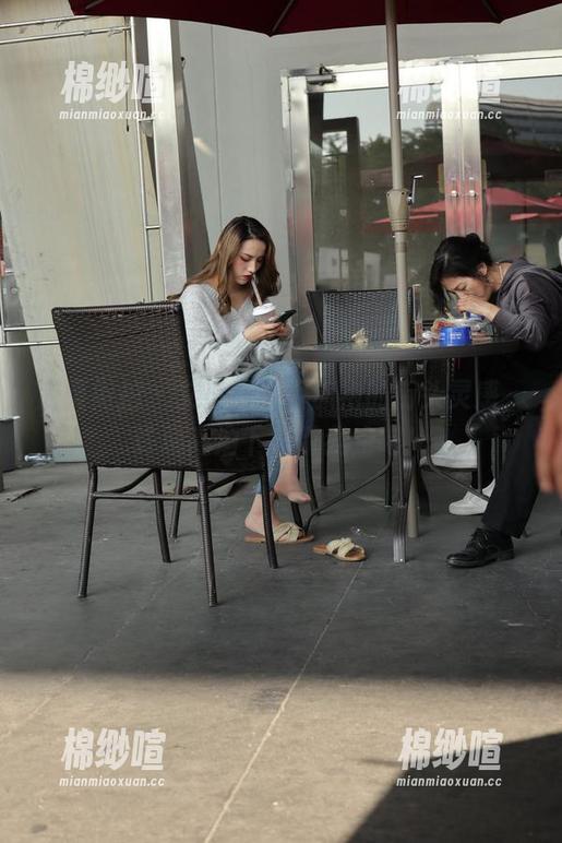 魔镜街拍 - 艾小青展示旗袍的街头灵感，许愿高清下载带我走吧！